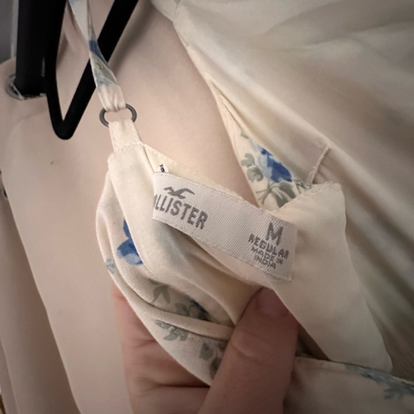 Hollister size M blue and ivory floral backless long sundress - Picture 2 of 4